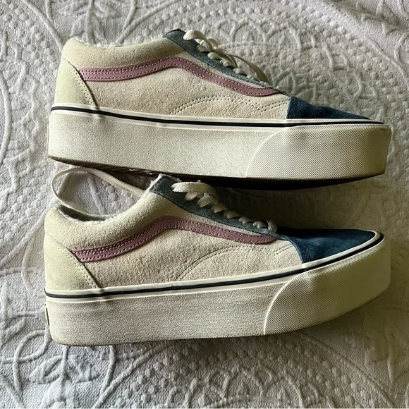 Vans Blue and Pink Women's Sneakers - Picture 5 of 10